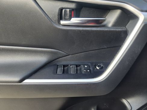 Used 2020 Toyota RAV4 XLE Premium FWD image 22