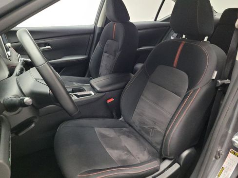 Used 2025 Nissan Sentra SR FWD image 17