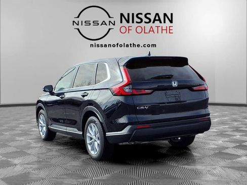 Used 2025 Honda CR-V EX image 3