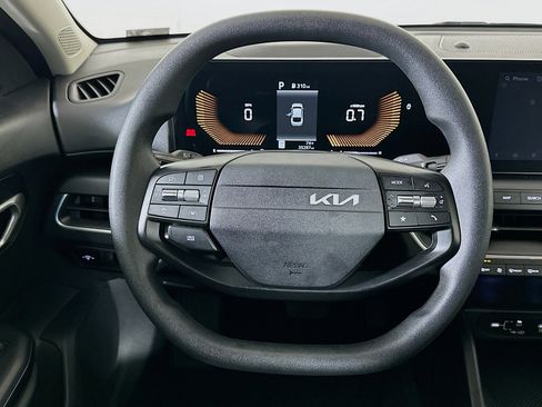 Used 2025 Kia K4 LXS image 18