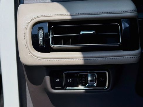 Used 2023 Lincoln Aviator Reserve w/ Elements Package Plus AWD/4WD image 10