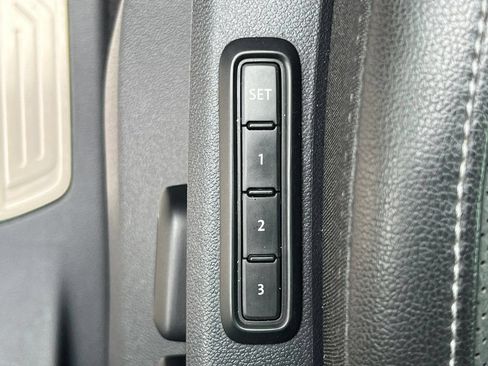 Used 2018 Volkswagen Atlas SEL AWD/4WD image 15