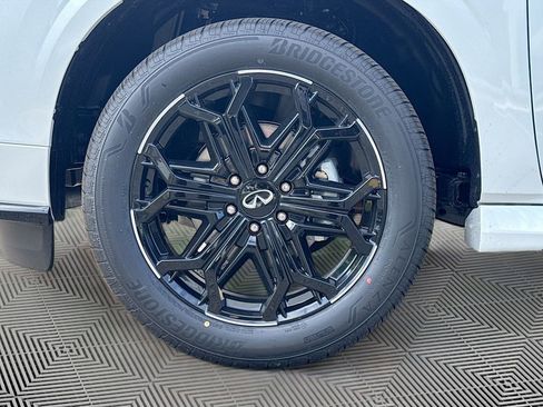 New 2026 INFINITI QX80 4WD image 34