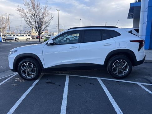 New 2026 Chevrolet Trax LT w/ Driver Confidence Package image 2