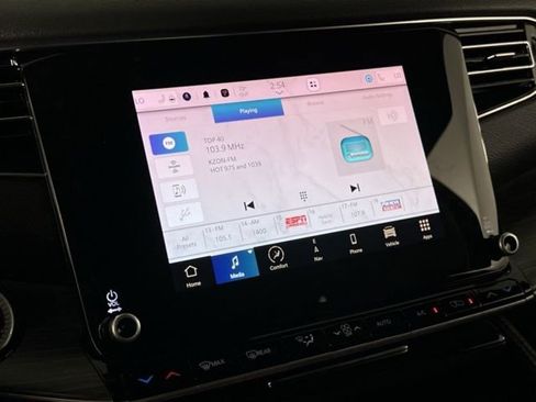 Used 2023 Jeep Wagoneer L Series III w/ Preferred Equipment Group image 13