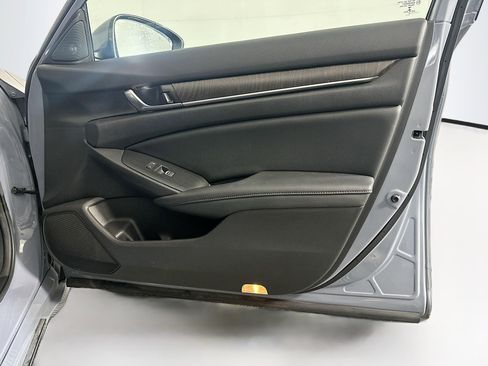 Used 2021 Honda Accord Touring image 34