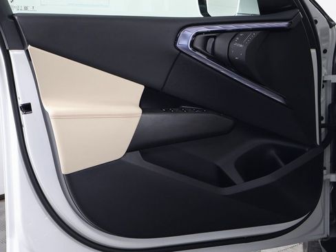 Used 2025 BMW X3 xDrive30i w/ Convenience Package image 12