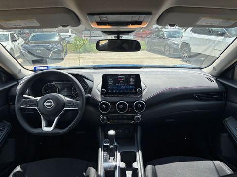 Used 2025 Nissan Sentra SV FWD image 31