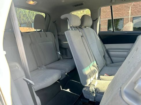 Used 2012 Toyota Highlander FWD image 16