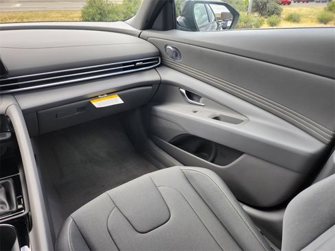 New 2025 Hyundai Elantra SEL image 21