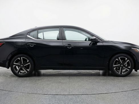 Used 2025 Nissan Sentra SV FWD image 11