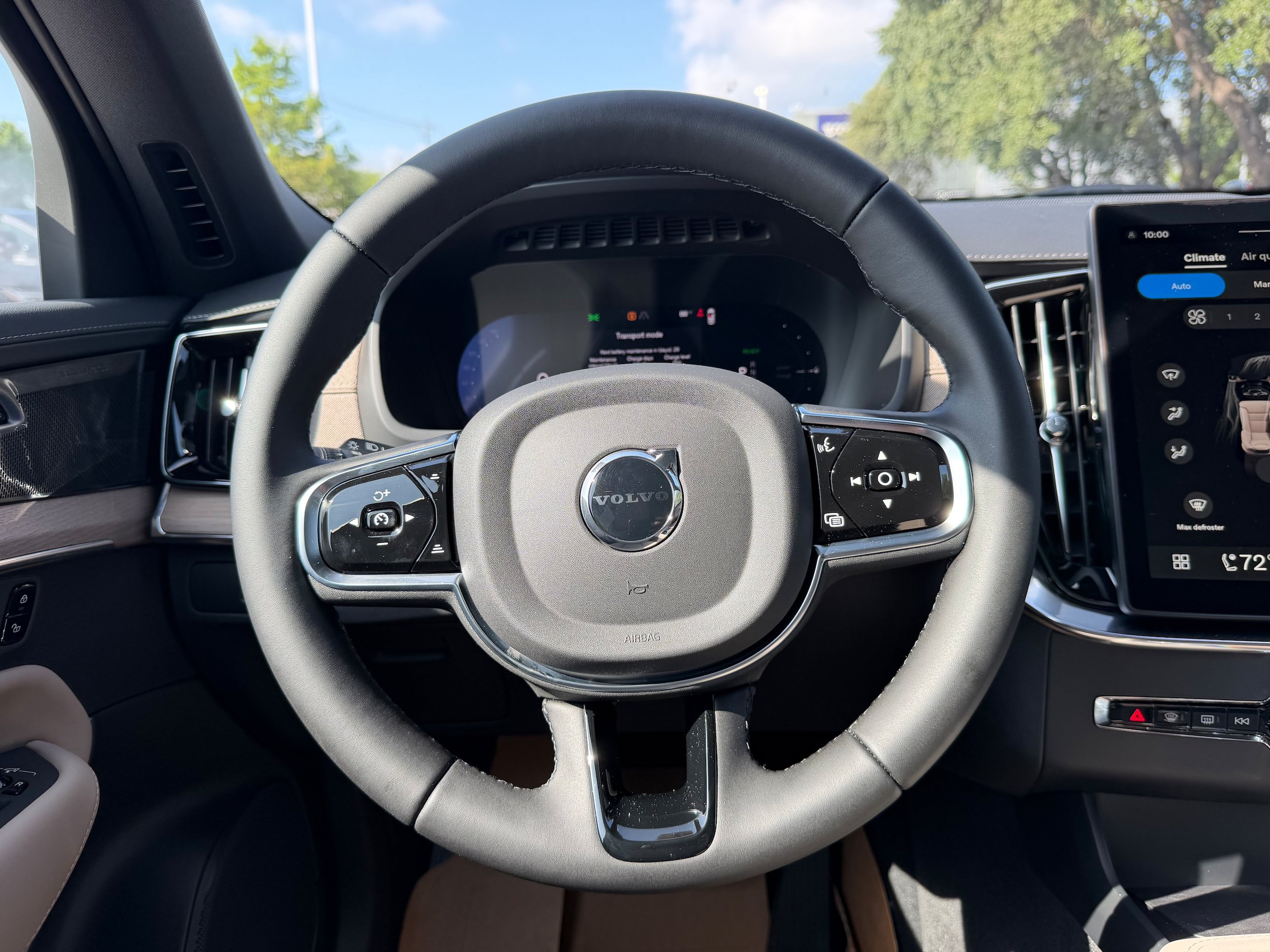 New 2026 Volvo XC90 T8 Plus w/ Protection Package Premier AWD/4WD image 15