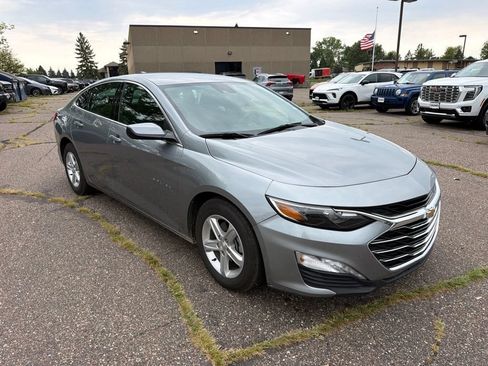 Used 2024 Chevrolet Malibu LT FWD image 3