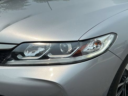 Used 2017 Honda Accord EX-L image 9