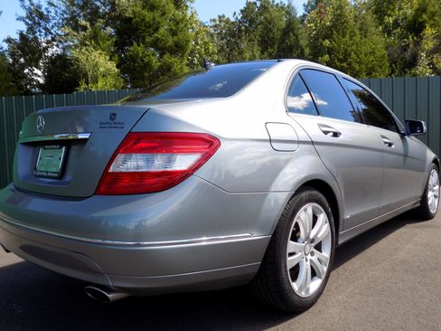 Used 2011 Mercedes-Benz C 300 Luxury image 6