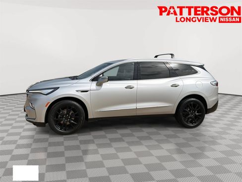 Used 2022 Buick Enclave Premium w/ Experience Buick Package FWD image 4