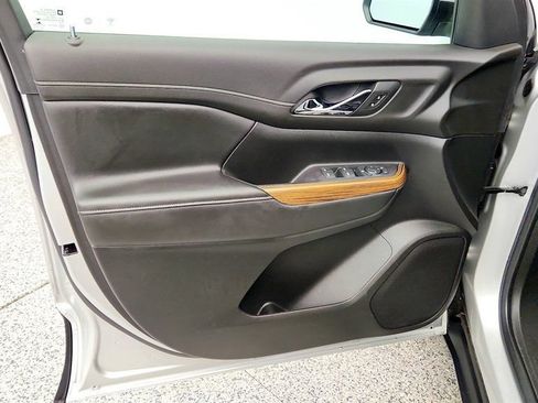 Used 2020 GMC Acadia SLE FWD image 10