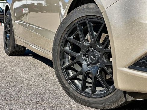 Used 2018 Ford Fusion Titanium image 2