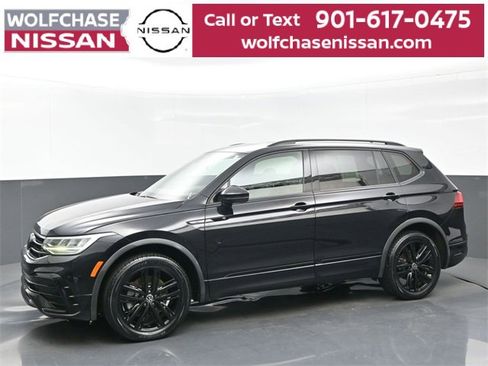 Used 2022 Volkswagen Tiguan SE R-Line image 2