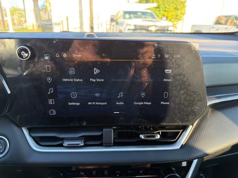 Used 2025 Chevrolet Equinox LT image 29