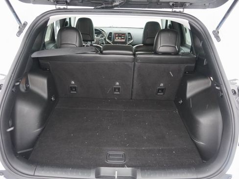 Used 2020 Jeep Cherokee Latitude Plus w/ Cold Weather Group image 27