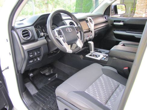 Used 2020 Toyota Tundra SR5 w/ SR5 Upgrade Package AWD/4WD image 13