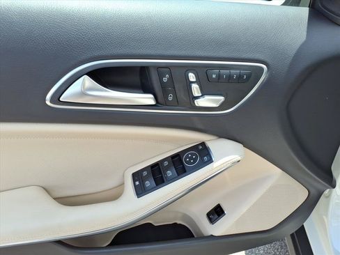 Used 2018 Mercedes-Benz GLA 250 image 14