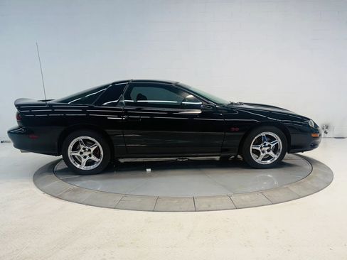 Used 2000 Chevrolet Camaro Z28 w/ SS Performance/Appearance Pkg RWD image 24