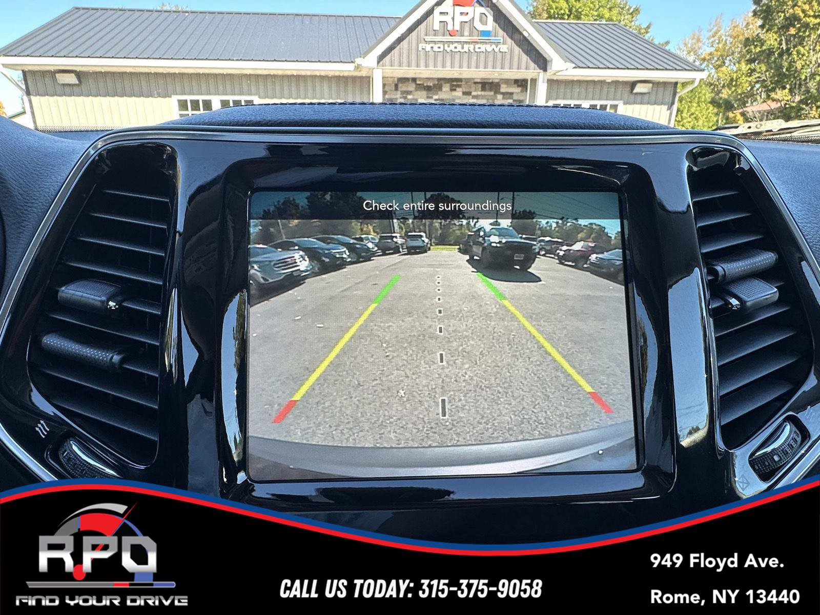 Used 2021 Jeep Cherokee Limited AWD/4WD image 14
