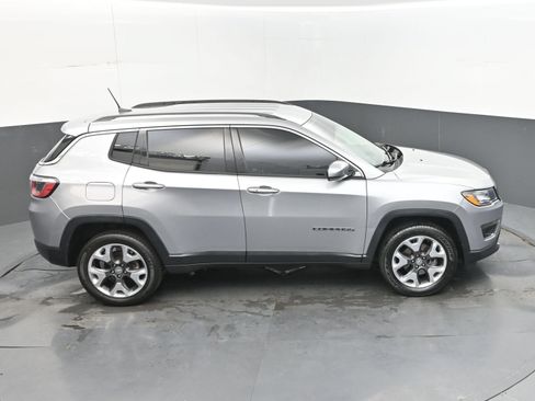 Used 2019 Jeep Compass Limited AWD/4WD image 40