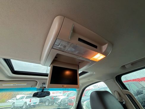 Used 2012 Cadillac Escalade ESV Luxury image 4