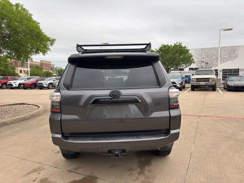 Used 2020 Toyota 4Runner Venture w/ Moonroof Package image 6