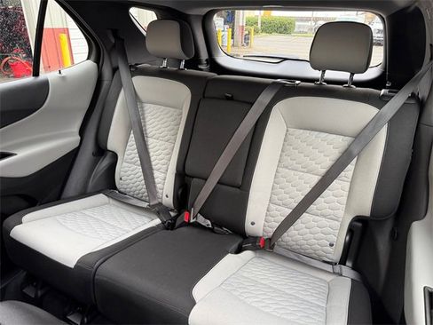 Used 2021 Chevrolet Equinox LT image 13