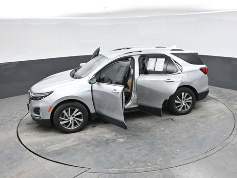 Used 2022 Chevrolet Equinox Premier AWD/4WD image 44