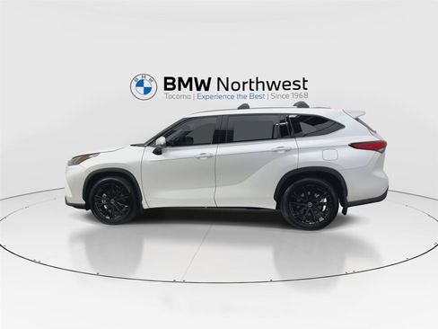Used 2022 Toyota Highlander Limited AWD/4WD image 11
