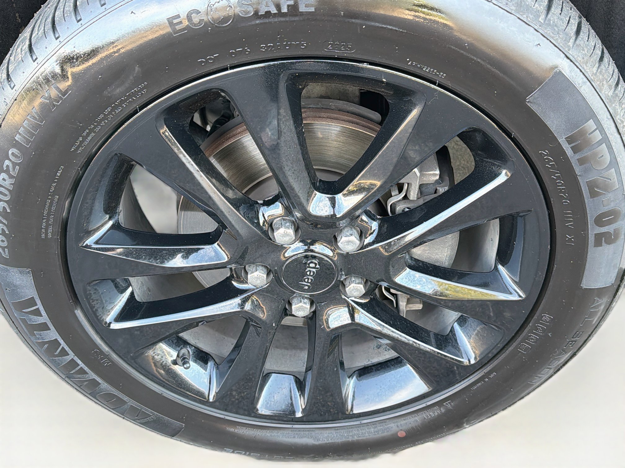 Used 2018 Jeep Grand Cherokee Altitude AWD/4WD image 11