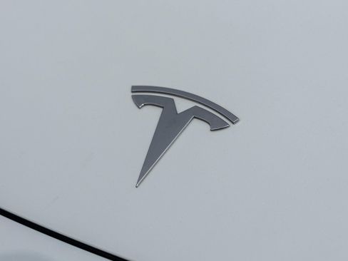 Used 2022 Tesla Model Y Performance image 14