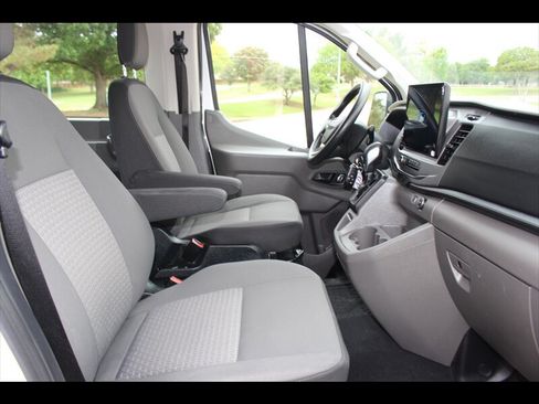 Used 2022 Ford Transit 350 XLT RWD image 19