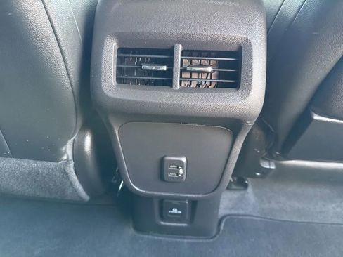 Used 2024 GMC Terrain SLT AWD/4WD image 32