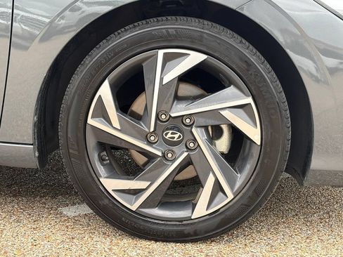 Used 2025 Hyundai Elantra Sport FWD image 7