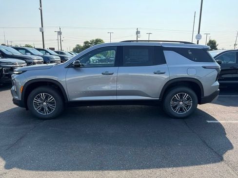 New 2026 Chevrolet Traverse LT w/ Driver Confidence Package FWD image 5