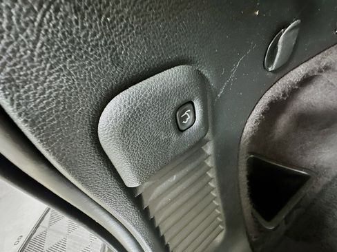 Used 2017 Jeep Grand Cherokee Limited image 29