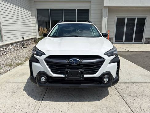 Used 2024 Subaru Outback Premium AWD/4WD image 3