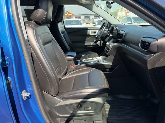 Used 2022 Ford Explorer XLT w/ Equipment Group 202A AWD/4WD image 24