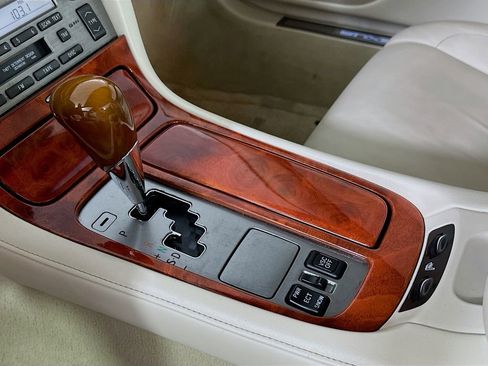 Used 2006 Lexus SC 430 Convertible image 21