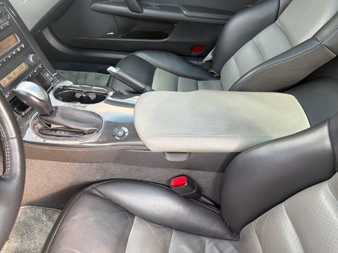 Used 2010 Chevrolet Corvette Coupe w/ Preferred Equipment Group RWD image 26