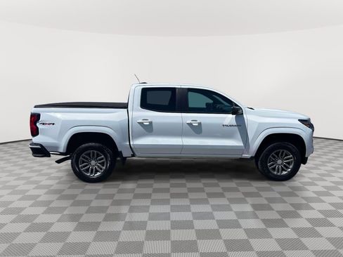 Used 2023 Chevrolet Colorado LT w/ LT Convenience Package II AWD/4WD image 4