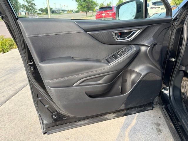 Used 2023 Subaru Forester Premium AWD/4WD image 11