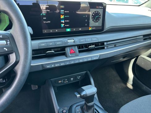 Used 2025 Kia K4 LXS FWD image 17