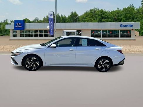 Certified 2025 Hyundai Elantra SEL FWD image 7